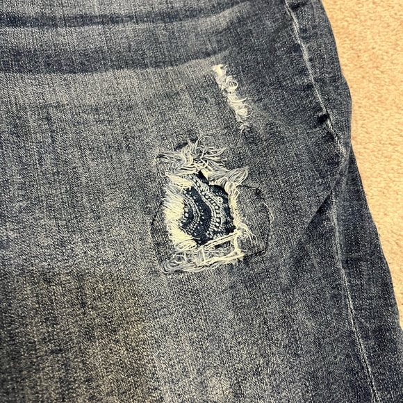 Lane Bryant Bermuda Denim Jeans with Distressing and Patchwork - Picture 2 of 8